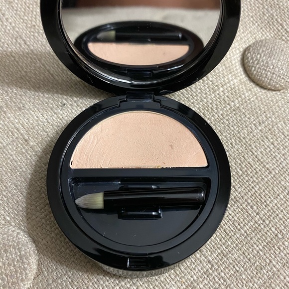 💯 Giorgio Armani Compact cream concealer 🌟💫 - Picture 5 of 14
